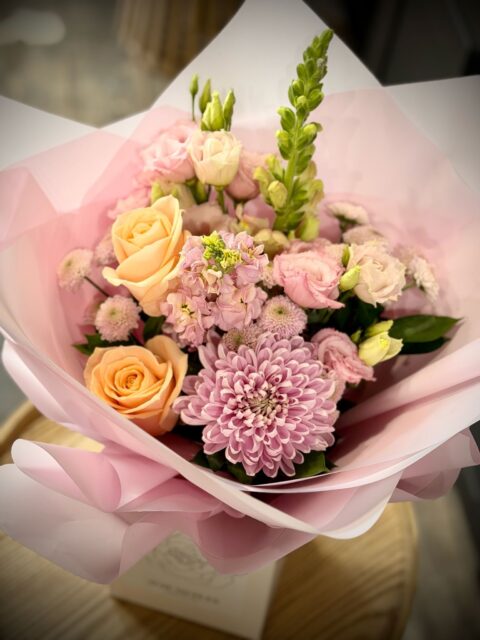 Hugs & Flowers - JM Luxury "The Sentiments Collection" 26'